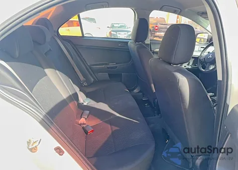 2015 Mitsubishi Lancer Es z USA, uszkodzony, nr VIN JA32U2FUXFU013468